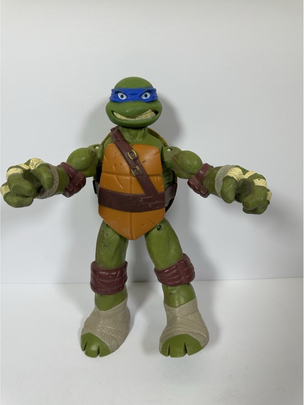 Teenage Mutant Ninja Turtle Viacom Playmate Leonardo Action Figure 2012